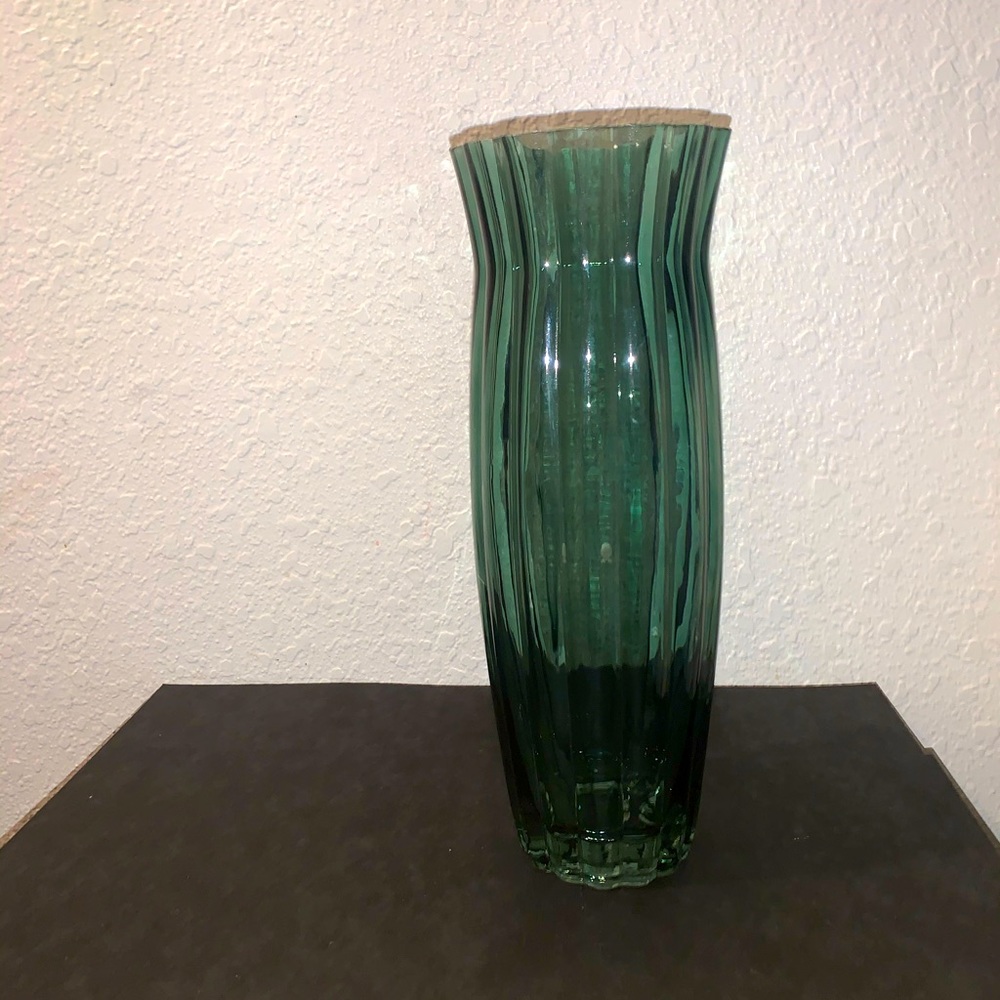 Glass vase